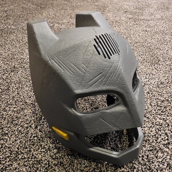 Batman vs Superman Gray Mask Voice Talking Helmet Dawn of Justice - Picture 2 of 5